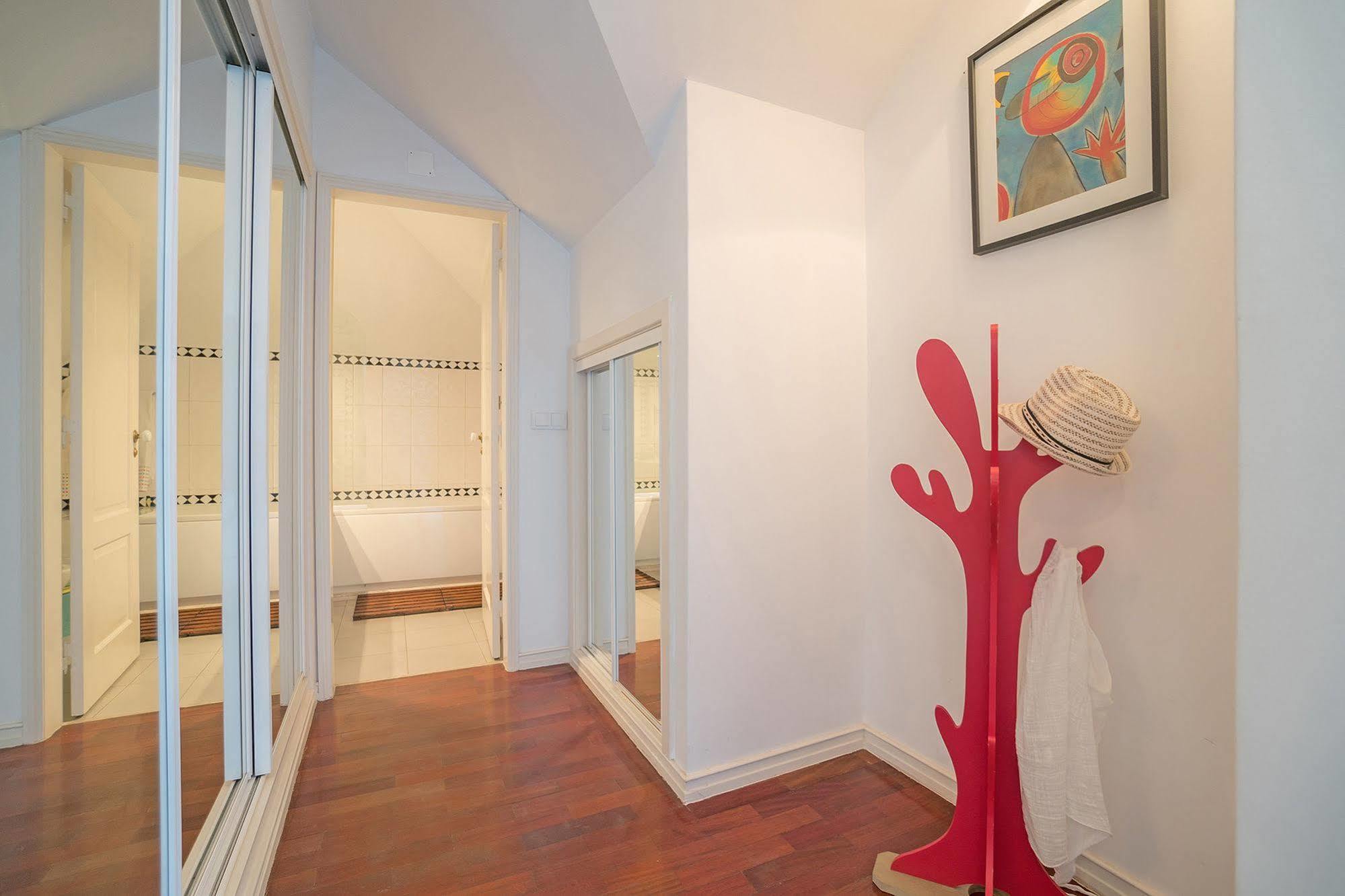 Blue Boutique Hostel & Suites Estoril Bagian luar foto