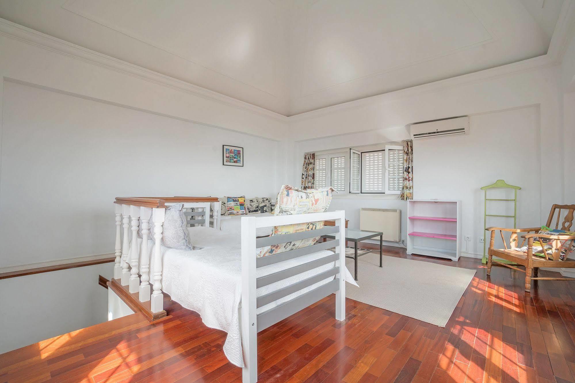 Blue Boutique Hostel & Suites Estoril Bagian luar foto