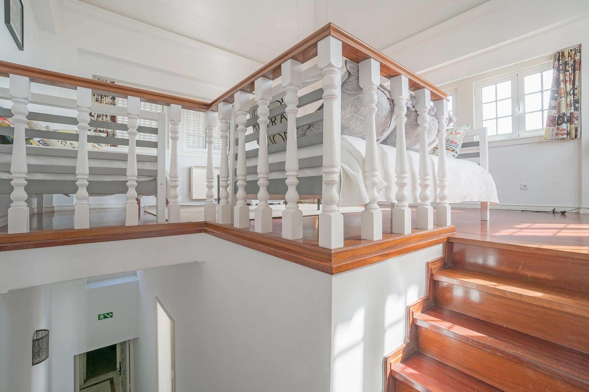 Blue Boutique Hostel & Suites Estoril Bagian luar foto